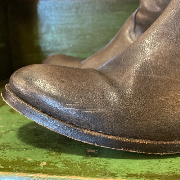 Frye Melissa Button Leather Back Zip Boots- Size 8 - Picture 6 of 16